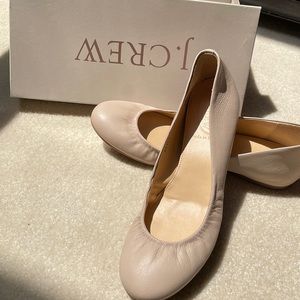 J Crew beige leather ballerina flat in size 8